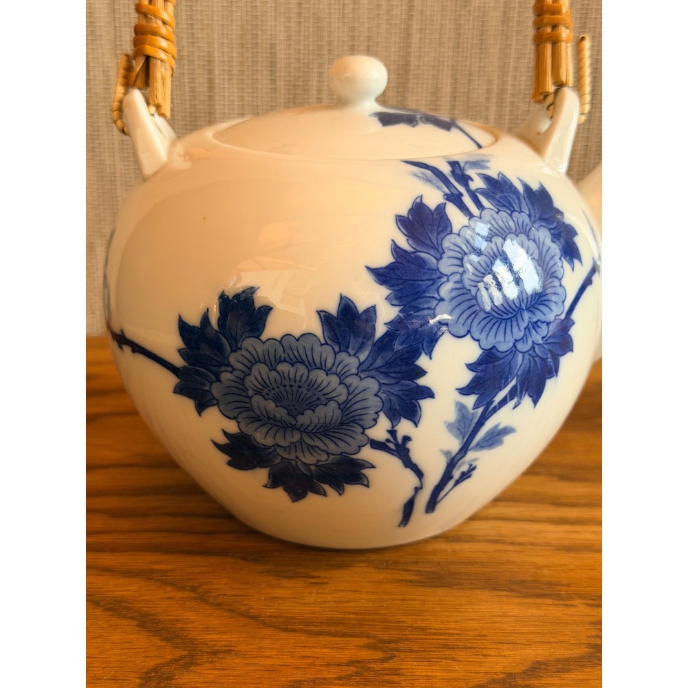 Vintage Blue White Porcelain Dobin Style Teapot with Rattan Handle - Picture 5 of 12